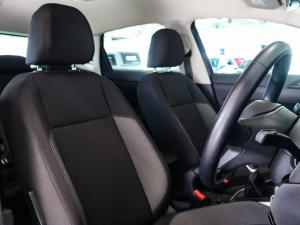 Volkswagen Polo hatch 1.0TSI Life manual - Image 13