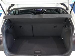Volkswagen Polo hatch 1.0TSI Life auto - Image 17