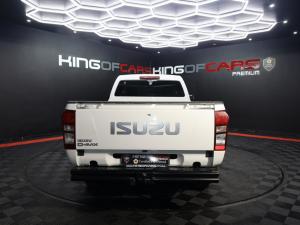 Isuzu D-Max Gen 6 250 single cab Fleetside safety - Image 5