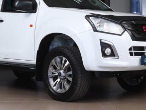 Isuzu D-Max 250 Extended cab Hi-Ride auto - Image 5