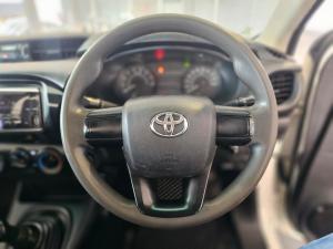 Toyota Hilux 2.0 chassis cab - Image 10