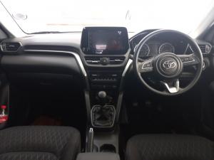 Toyota Urban Cruiser 1.5 XR manual - Image 6