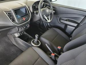 Toyota Vitz 1.0 XR manual - Image 7