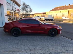 Ford Mustang 5.0 GT fastback - Image 3