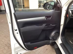 Toyota Hilux 2.8GD-6 double cab Raider auto - Image 26