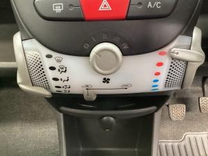 Toyota Aygo 1.0 Wild - Image 14