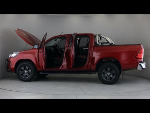 Toyota Hilux 2.4GD-6 double cab Raider manual - Image 11