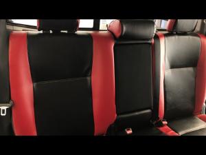 Toyota Hilux 2.4GD-6 double cab Raider manual - Image 20