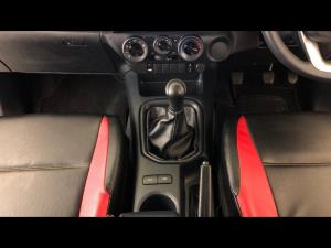 Toyota Hilux 2.4GD-6 double cab Raider manual - Image 28