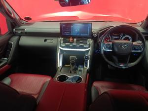Toyota Landcruiser 300 V6 3.5T GR-S - Image 6