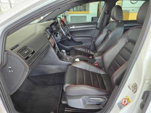Volkswagen Golf VII GTi 2.0 TSI DSG - Image 11