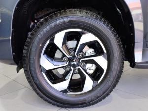 Mitsubishi Pajero Sport 2.4DI-D 4x4 - Image 11