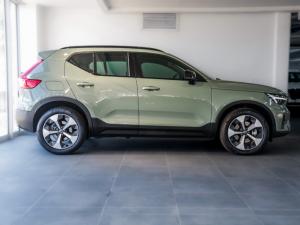 Volvo XC40 B3 Ultimate Dark - Image 2