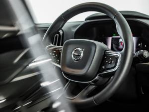 Volvo XC40 B4 Plus Dark - Image 12
