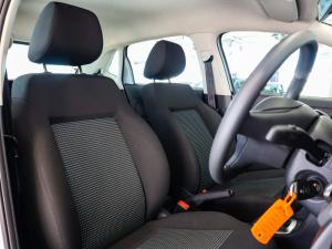 Volkswagen Polo Vivo hatch 1.6 Comfortline auto - Image 9