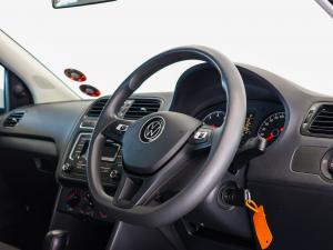 Volkswagen Polo Vivo hatch 1.6 Comfortline auto - Image 7