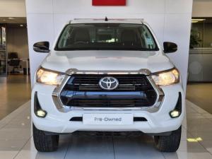 Toyota Hilux 2.4GD-6 double cab 4x4 Raider manual - Image 3