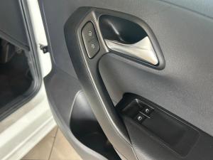 Volkswagen Polo Vivo hatch 1.4 Comfortline - Image 11