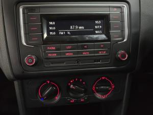 Volkswagen Polo Vivo hatch 1.4 Trendline - Image 3