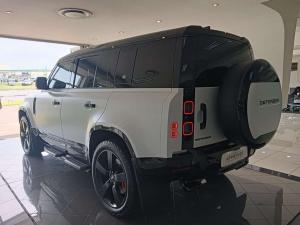 Land Rover Defender 110 V8 - Image 17