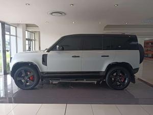 Land Rover Defender 110 V8 - Image 9