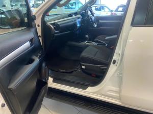 Toyota Hilux 2.8GD-6 double cab Raider auto - Image 7