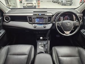 Toyota RAV4 2.2D-4D AWD VX - Image 6