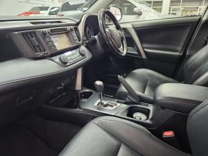 Toyota RAV4 2.2D-4D AWD VX - Image 7