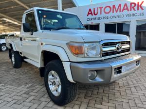 Toyota Land Cruiser 79 4.2D single cab - Image 1