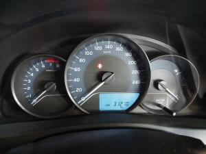 Toyota Corolla Quest 1.8 Plus manual - Image 9