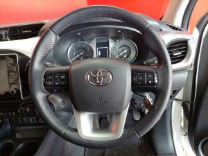 Toyota Hilux 2.8GD-6 double cab Raider auto - Image 8