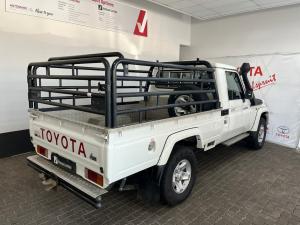 Toyota Land Cruiser 79 4.5D-4D V8 single cab LX - Image 2