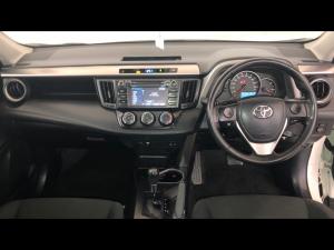 Toyota RAV4 2.0 GX auto - Image 6