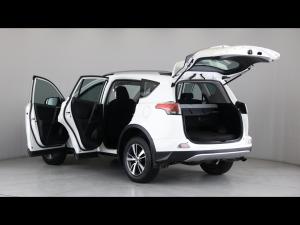 Toyota RAV4 2.0 GX auto - Image 10