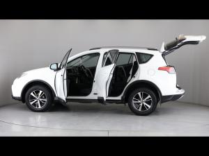 Toyota RAV4 2.0 GX auto - Image 11
