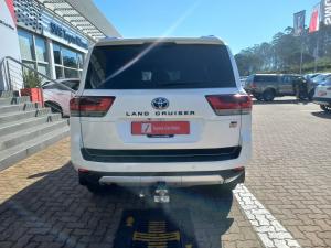Toyota Land Cruiser 300 3.3D GR-Sport - Image 5