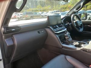 Toyota Land Cruiser 300 3.3D GR-Sport - Image 7