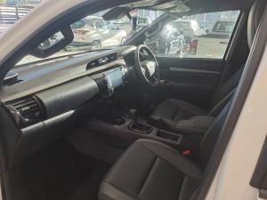 Toyota Hilux 2.8 GD-6 RB Legend RS 4X4 automaticD/C - Image 7