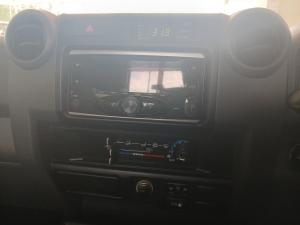 Toyota Land Cruiser 79 4.5DS/C - Image 13