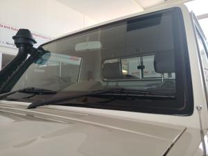 Toyota Land Cruiser 79 4.5DS/C - Image 14