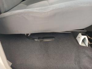 Toyota Land Cruiser 79 4.5DS/C - Image 18