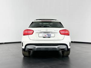 Mercedes-Benz GLA 250 4MATIC - Image 8