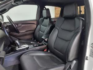 Isuzu D-Max 3.0TD double cab V-Cross - Image 6