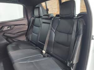 Isuzu D-Max 3.0TD double cab V-Cross - Image 7