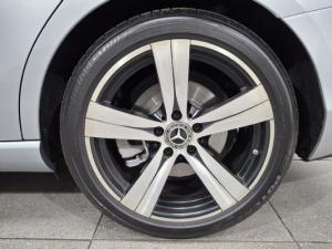 Mercedes-Benz C-Class C220d Avantgarde - Image 17