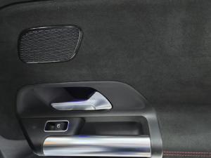 Mercedes-Benz GLA GLA200 - Image 15