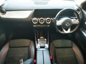 Mercedes-Benz GLA GLA200 - Image 2