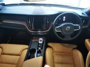 Volvo XC60 B5 AWD Plus Dark - Image 5