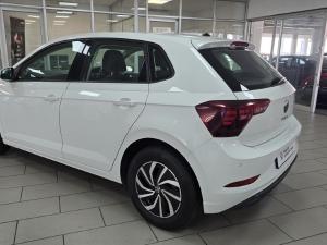 Volkswagen Polo hatch 1.0TSI Life auto - Image 16