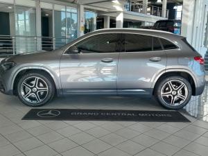 Mercedes-Benz GLA GLA200d Progressive - Image 4